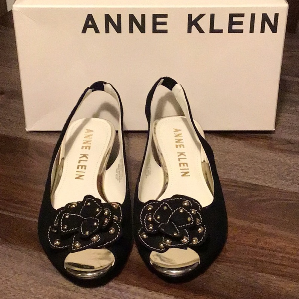 NEW “Anne Klein” Flats